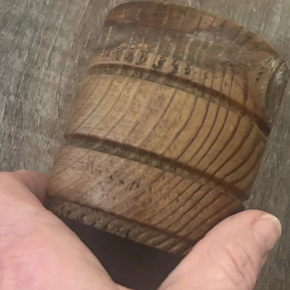50%offw❤️ Hand carved wooden dice game cup 2001 signed HG011